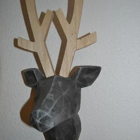 Apartament Biohof Auinger, Der Tiererlebnishof Aurach am Hongar