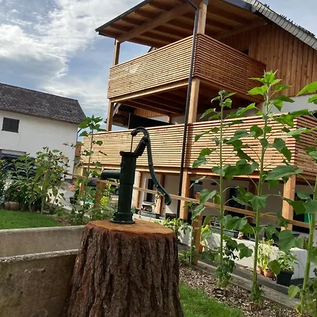 Biohof Auinger, Der Tiererlebnishof Aurach am Hongar