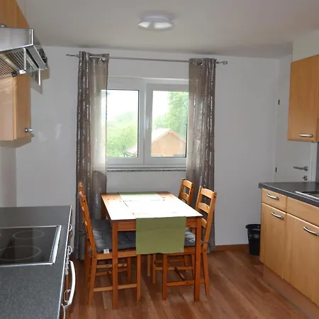 Biohof Auinger, Der Tiererlebnishof Apartment Aurach am Hongar