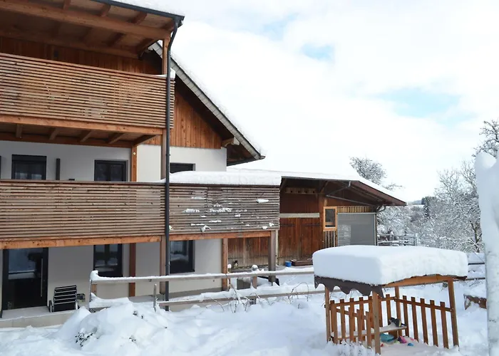 Διαμέρισμα Biohof Auinger, Der Tiererlebnishof Aurach am Hongar