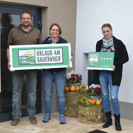 Biohof Auinger, Der Tiererlebnishof * Aurach am Hongar