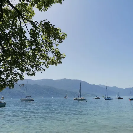 Apartment Biohof Auinger, Der Tiererlebnishof Aurach am Hongar